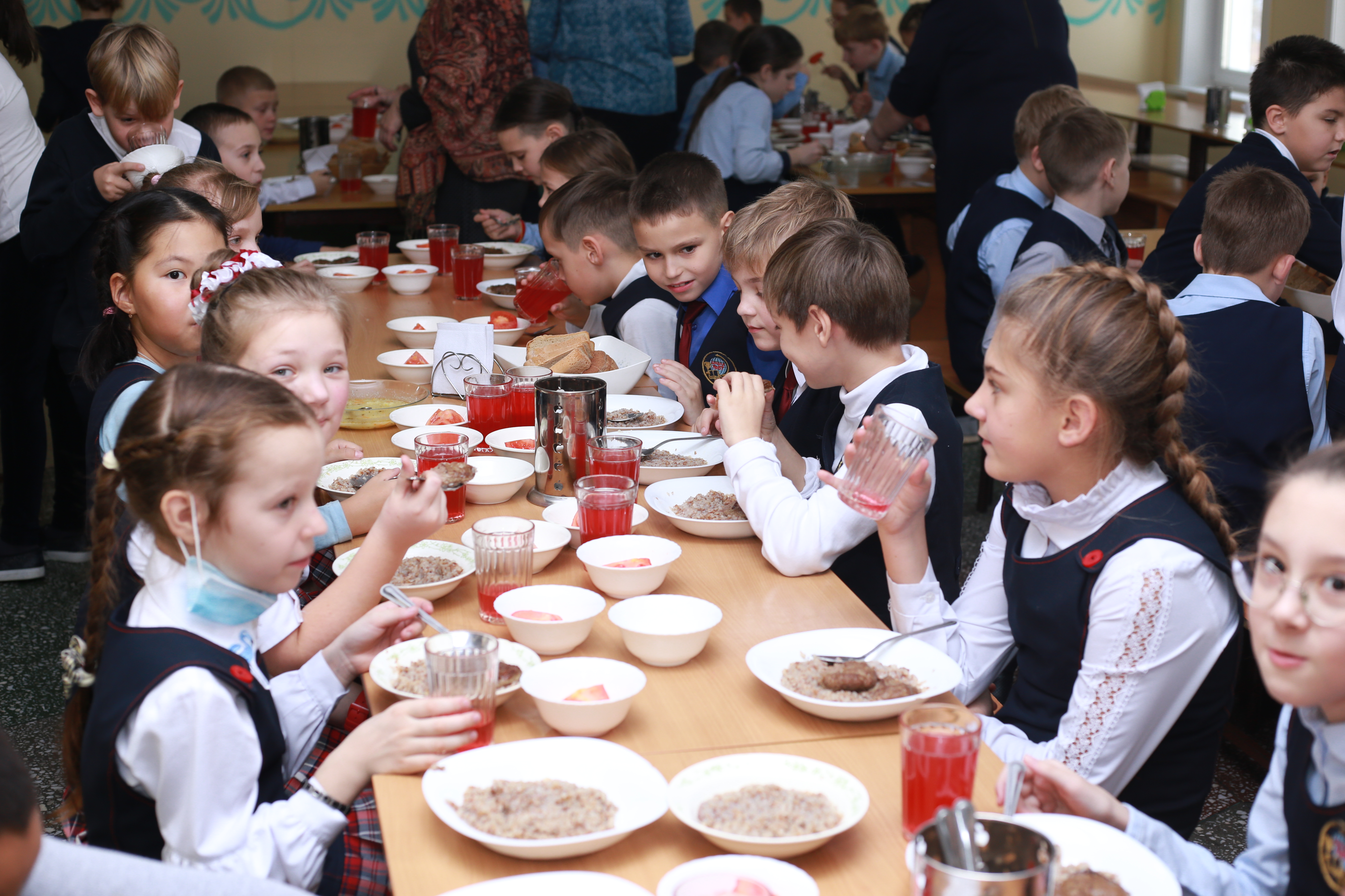 Изображения столовой.